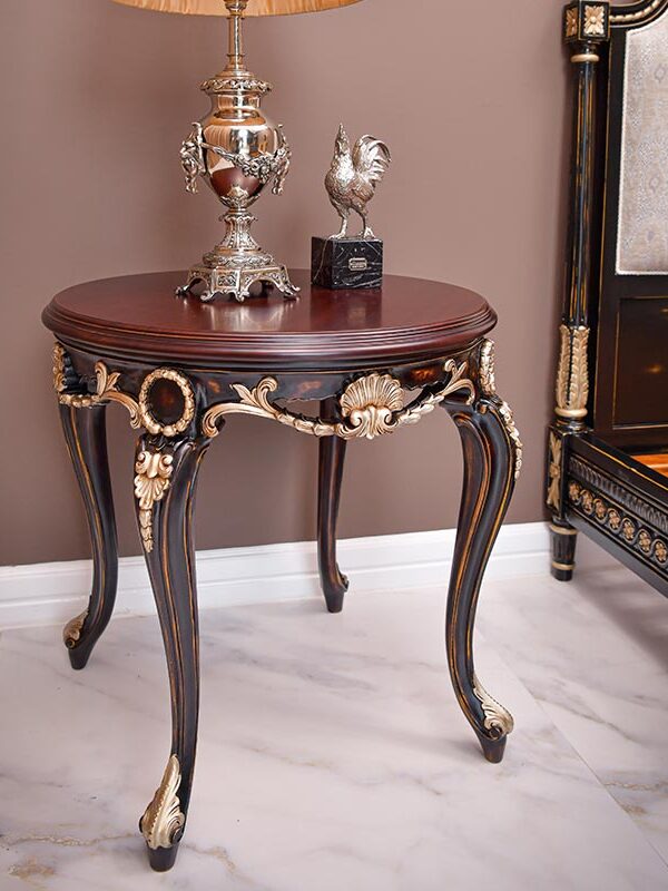 Classic design Italian side Table